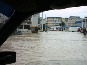 Guvernul a aprobat o serie de investitii de prevenire a inundatiilor 