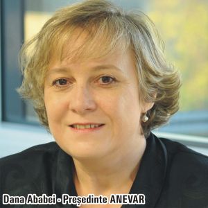 Dana Ababei a preluat mandatul de preşedinte al ANEVAR, pentru o perioadă de doi ani, înlocuindu-l pe Daniel Manaţe, preşedintele Asociaţiei în perioada 2016-2017. Dana Ababei este membru ANEVAR din anul 1997 şi a mai ocupat funcţia de preşedinte al Comisiei Juridice a Asociaţiei în perioada 2014-2015. Cu o experienţă de peste 20 de ani în evaluarea de întreprinderi, instrumente financiare, active necorporale, proprietăţi imobiliare şi bunuri mobile, este specializată ca "Verificator de rapoarte de evaluare".