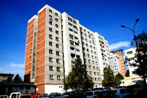 Este supraevaluată piaţa imobiliară? Depinde cine răspunde