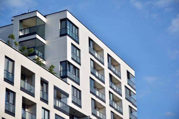 Specialiştii în imobiliare estimează o scumpire de circa 10% a apartamenelor cu două şi trei camere în 2022