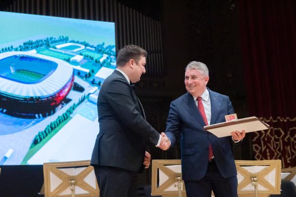 Lucian Bode, ministru de Interne în guvernul Ciucă, a declarat că speră ca noul Stadion Dinamo să fie cel mai frumos din România, el subliniind faptul că acesta va respecta cele mai înalte standarde UEFA. (Sursa foto: facebook / Lucian Bode)