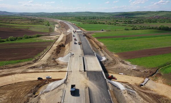 Sursa fotografiilor: facebook / Compania Nationala de Administrare a Infrastructurii Rutiere