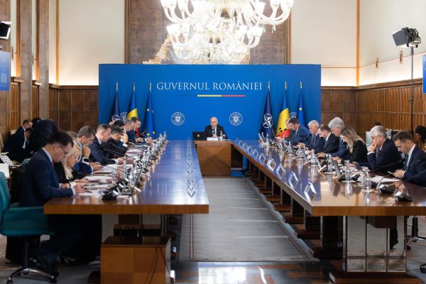 Guvernul taie finanţarea pentru săli de sport, aşezăminte culturale şi fose septice